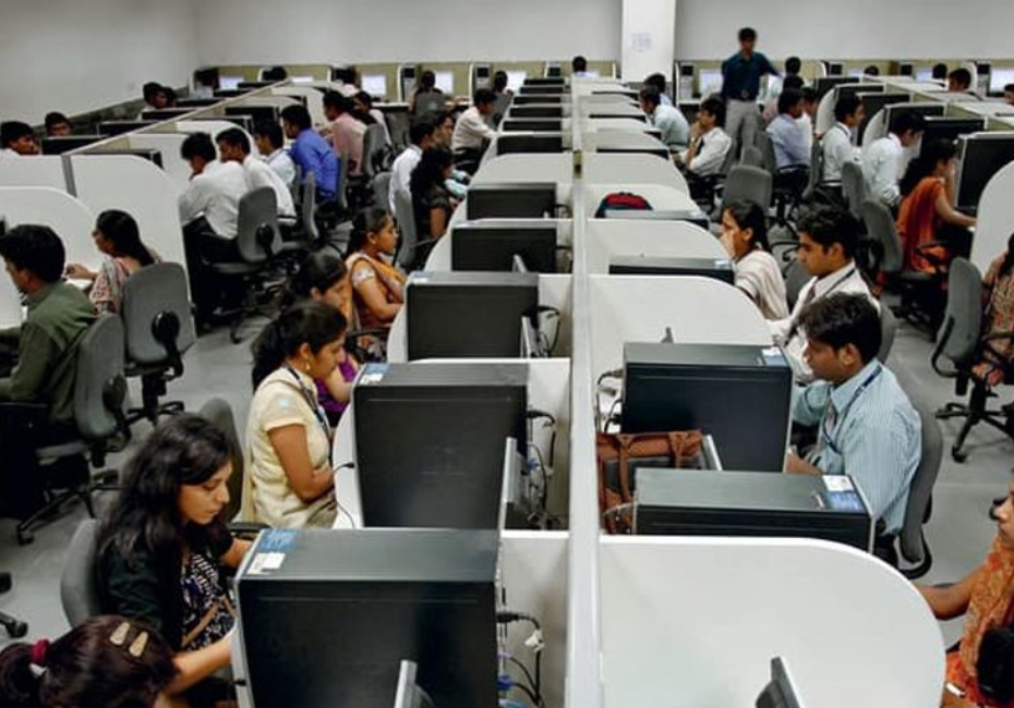 Call center agent monitoring using AI